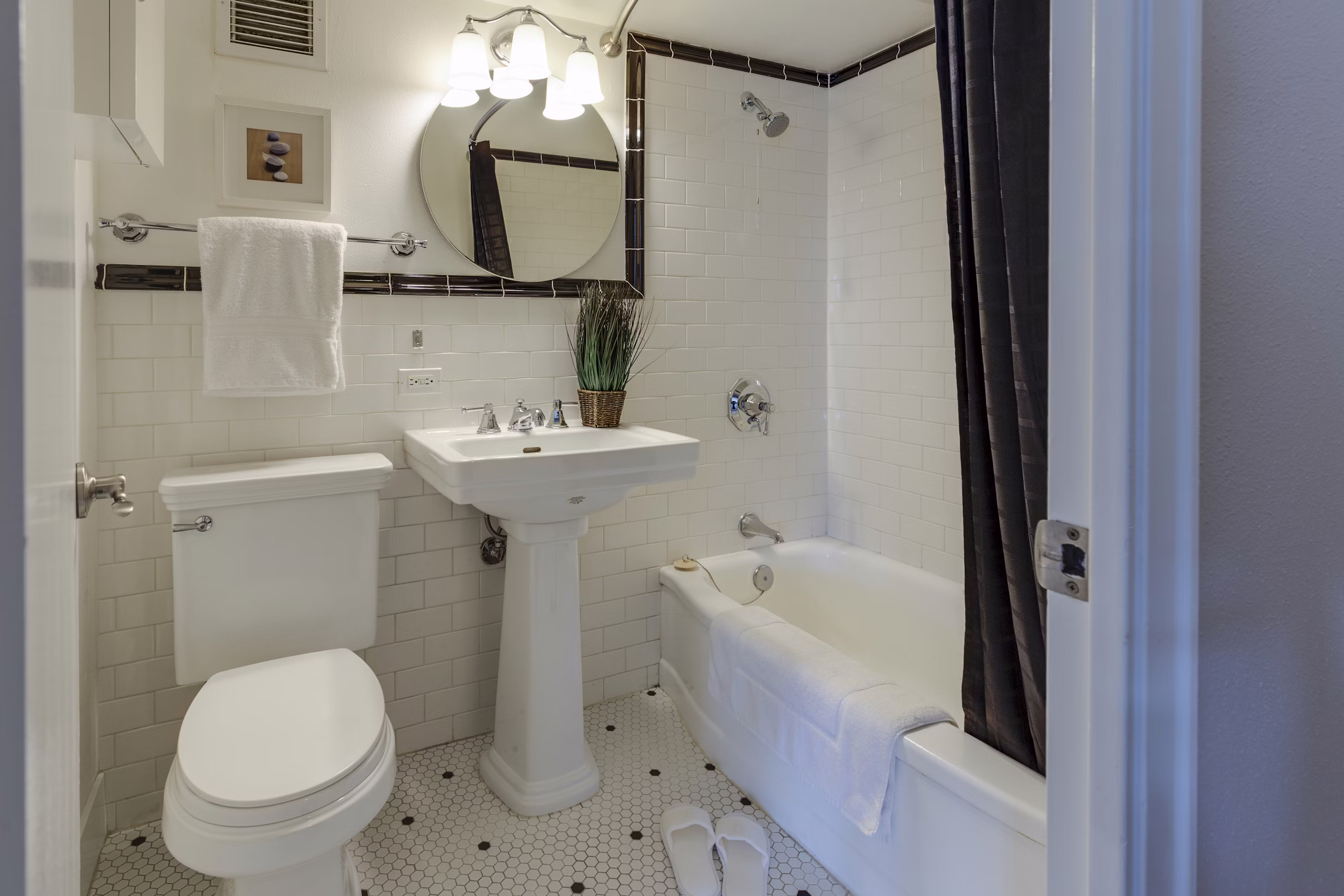 Mastering the Small Bathroom Layout: Dimensions & Clearances